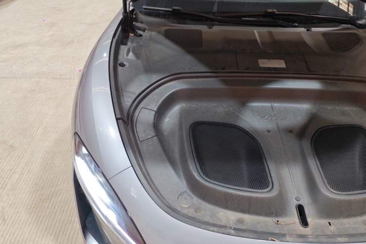 Used Xiaomi Auto SU7 Ultra 2025 Ultra Model Engine Bay Right