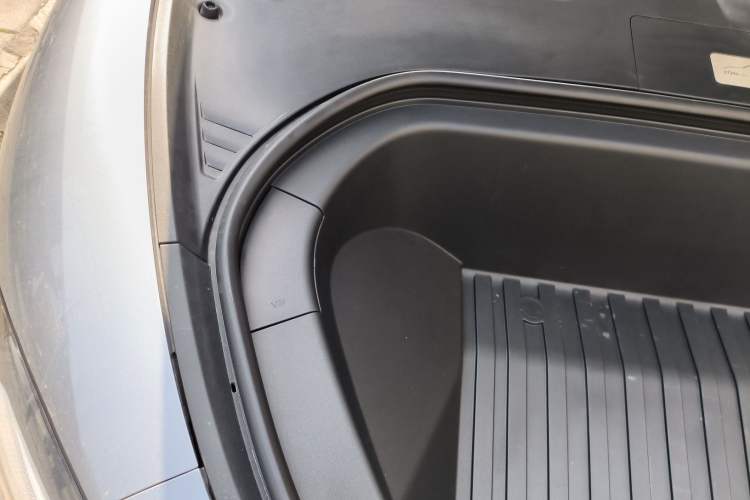 Used Xiaomi Auto SU7 Ultra 2025 Ultra Model Engine Bay Right
