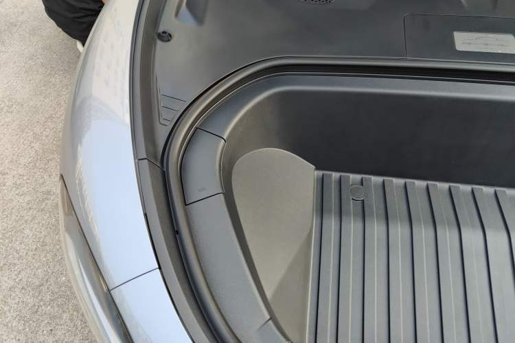 Used Xiaomi Auto SU7 Ultra 2025 Ultra Model Engine Bay Right