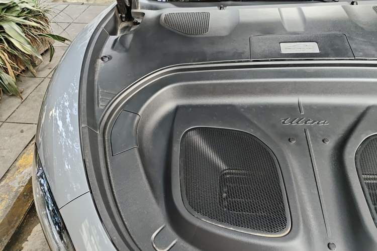 Used Xiaomi Auto SU7 Ultra 2025 Ultra Model Engine Bay Right