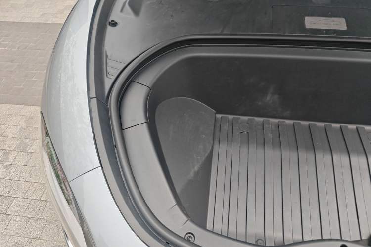 Used Xiaomi Auto SU7 Ultra 2025 Ultra Model Engine Bay Right