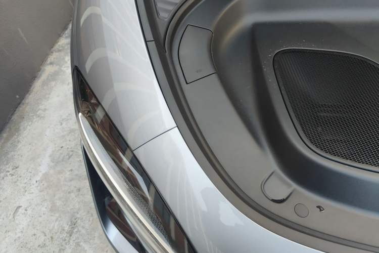 Used Xiaomi Auto SU7 Ultra 2025 Ultra Model Engine Bay Right