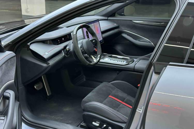 Used Xiaomi Auto SU7 Ultra 2025 Ultra Model Interior 2