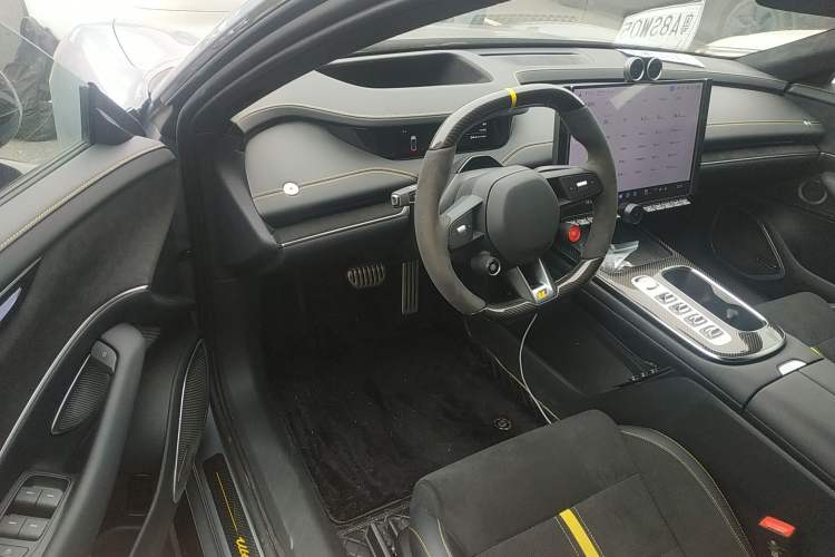 Used Xiaomi Auto SU7 Ultra 2025 Ultra Model Interior 3