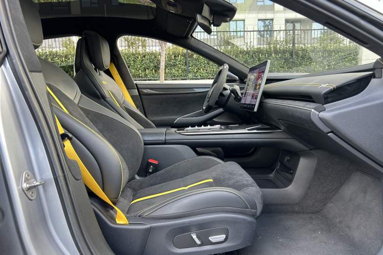 Used Xiaomi Auto SU7 Ultra 2025 Ultra Model Interior 4
