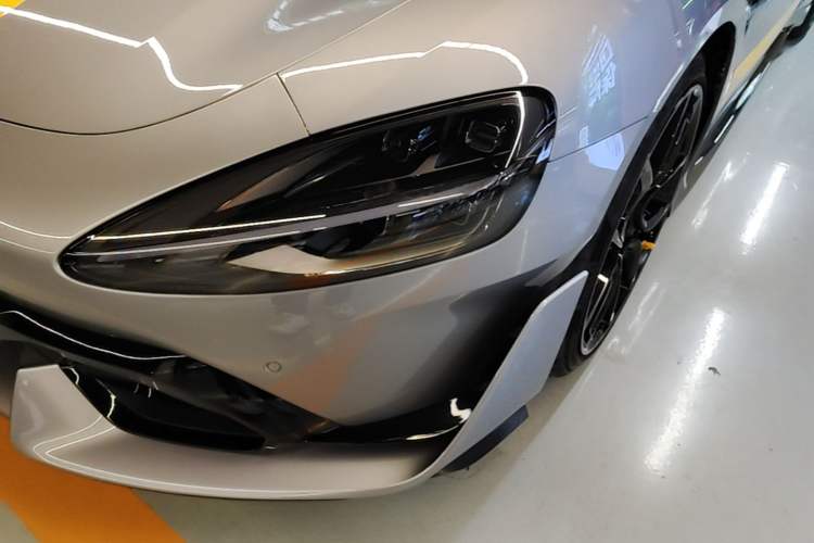 Used Xiaomi Auto SU7 Ultra 2025 Ultra Model Left Front Headlight