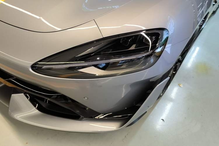 Used Xiaomi Auto SU7 Ultra 2025 Ultra Model Left Front Headlight