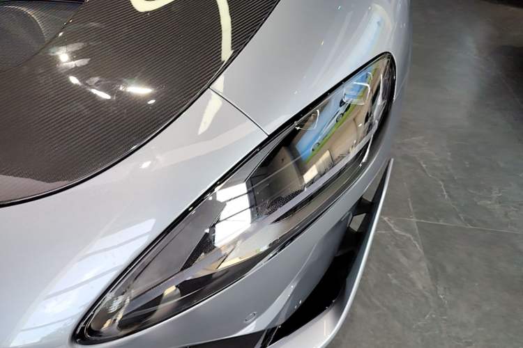 Used Xiaomi Auto SU7 Ultra 2025 Ultra Model Left Front Headlight