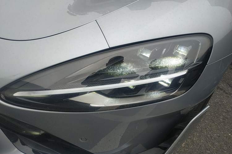 Used Xiaomi Auto SU7 Ultra 2025 Ultra Model Left Front Headlight
