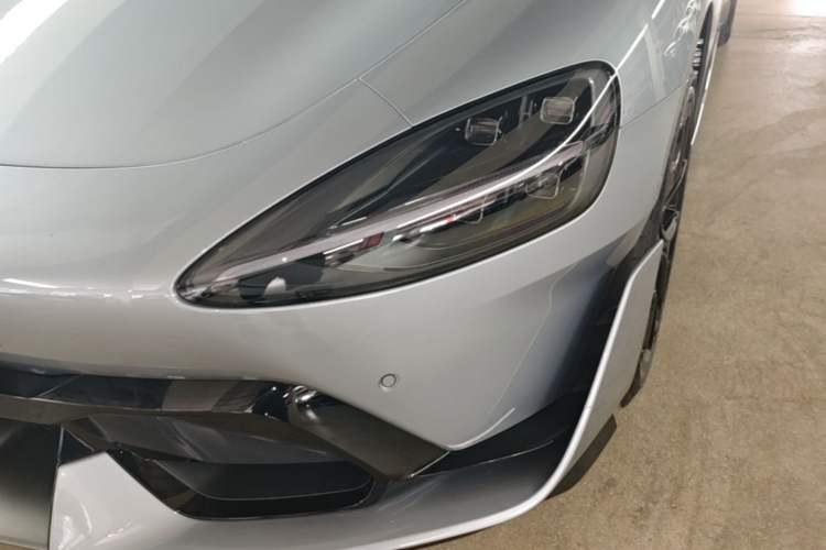 Used Xiaomi Auto SU7 Ultra 2025 Ultra Model Left Front Headlight