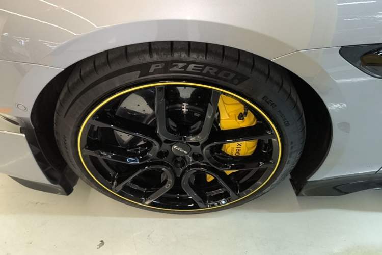 Used Xiaomi Auto SU7 Ultra 2025 Ultra Model Left Front Wheel Hub