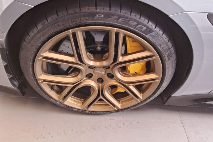 Used Xiaomi Auto SU7 Ultra 2025 Ultra Model Left Front Wheel Hub