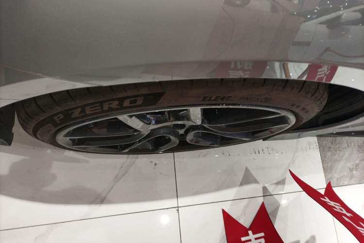 Used Xiaomi Auto SU7 Ultra 2025 Ultra Model Left Front Wheel Hub