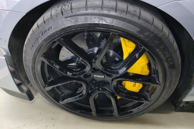 Used Xiaomi Auto SU7 Ultra 2025 Ultra Model Left Front Wheel Hub