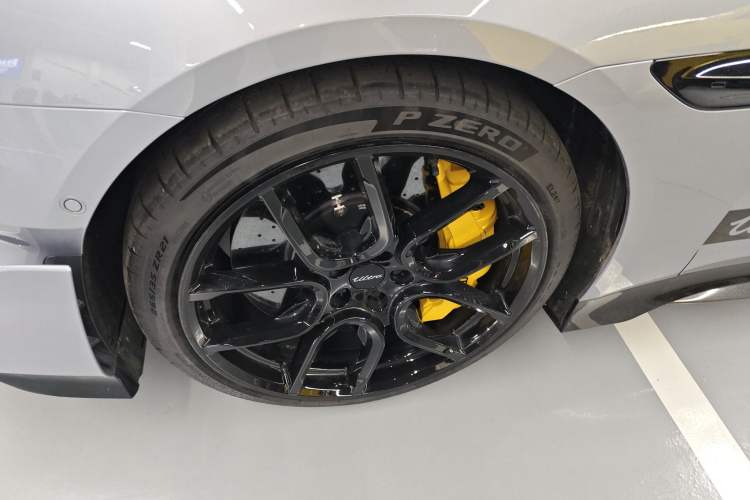 Used Xiaomi Auto SU7 Ultra 2025 Ultra Model Left Front Wheel Hub