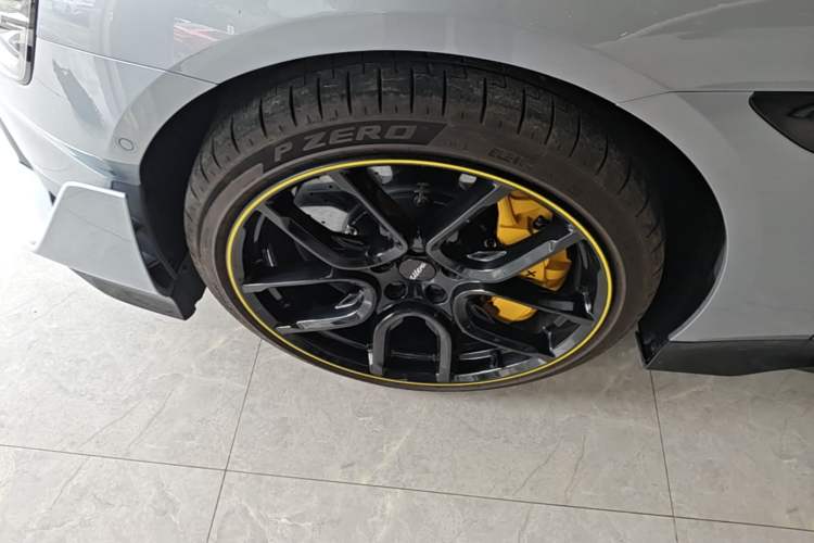 Used Xiaomi Auto SU7 Ultra 2025 Ultra Model Left Front Wheel Hub