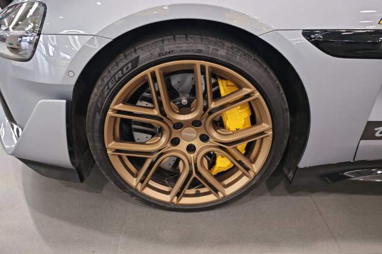 Used Xiaomi Auto SU7 Ultra 2025 Ultra Model Left Front Wheel Hub