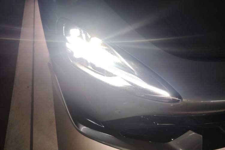Used Xiaomi Auto SU7 Ultra 2025 Ultra Model Right Front Headlight