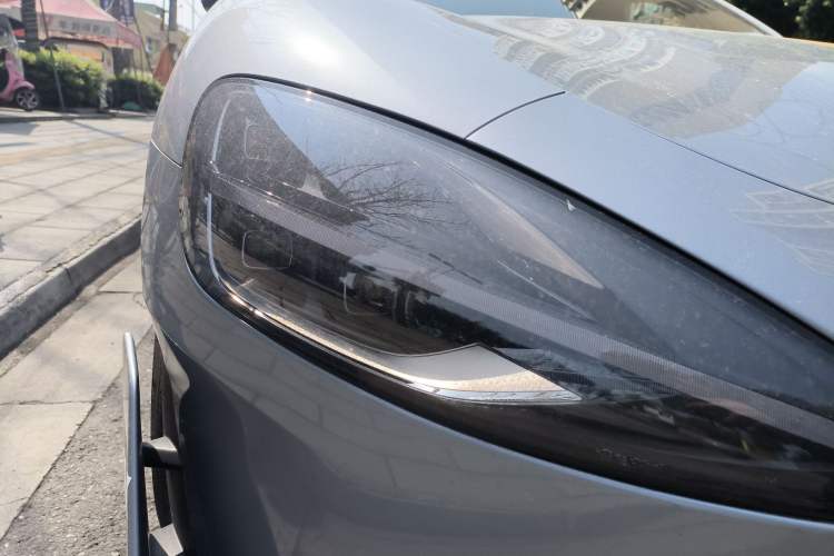 Used Xiaomi Auto SU7 Ultra 2025 Ultra Model Right Front Headlight