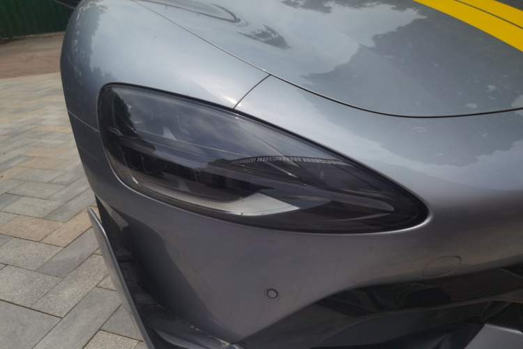 Used Xiaomi Auto SU7 Ultra 2025 Ultra Model Right Front Headlight