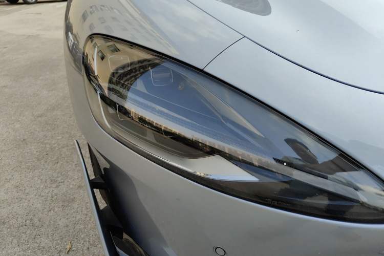 Used Xiaomi Auto SU7 Ultra 2025 Ultra Model Right Front Headlight