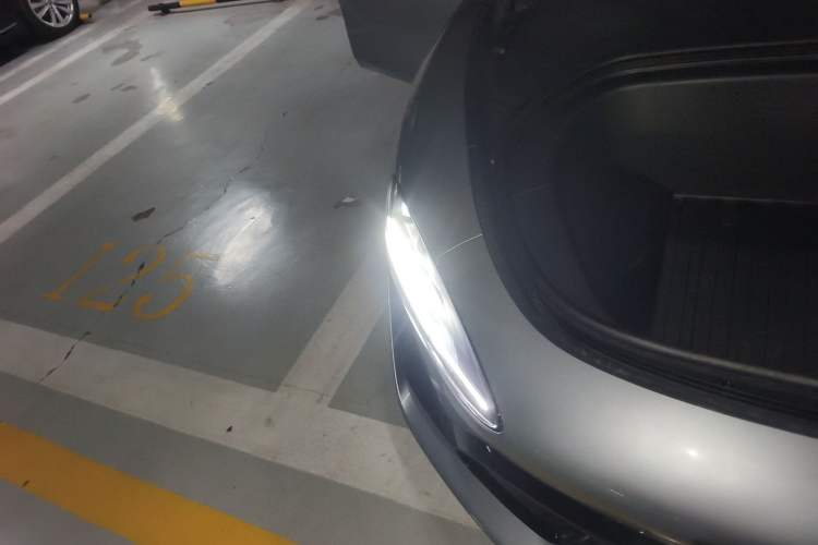Used Xiaomi Auto SU7 Ultra 2025 Ultra Model Right Front Headlight