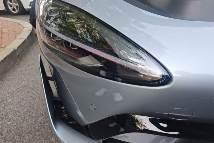 Used Xiaomi Auto SU7 Ultra 2025 Ultra Model Right Front Headlight