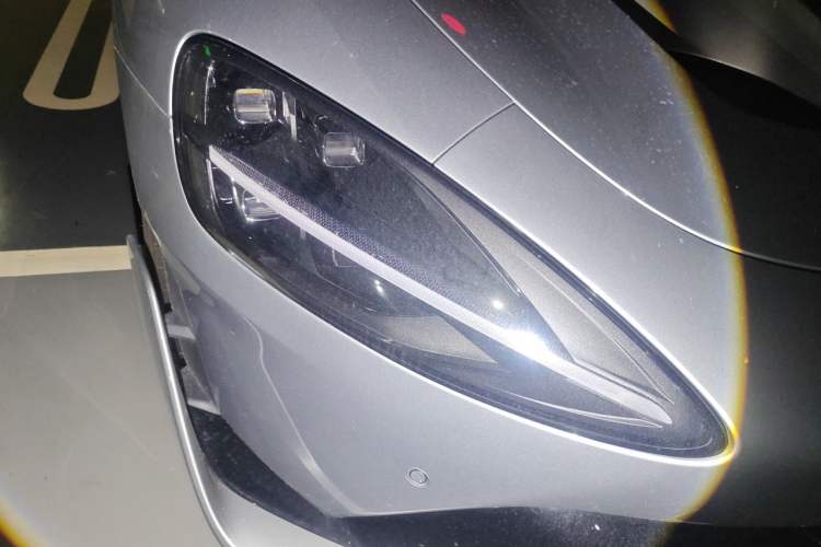 Used Xiaomi Auto SU7 Ultra 2025 Ultra Model Right Front Headlight
