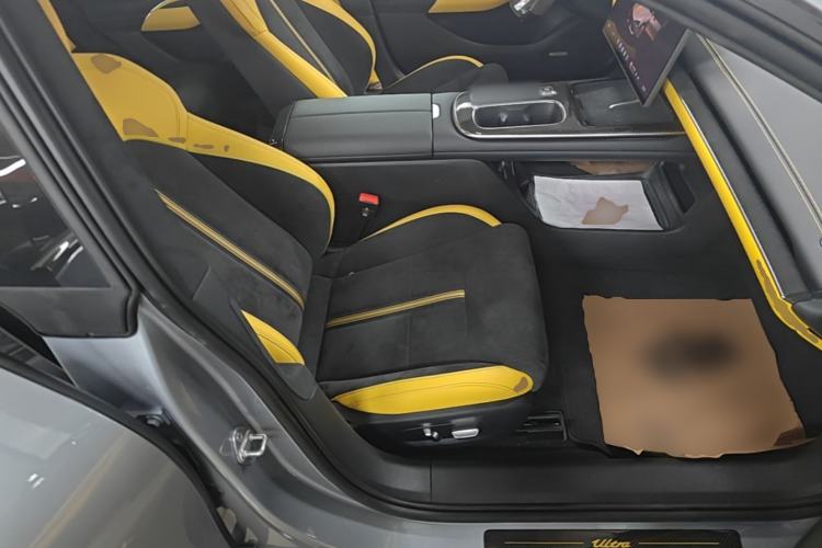 Used Xiaomi Auto SU7 Ultra 2025 Ultra Model Right Front Seat