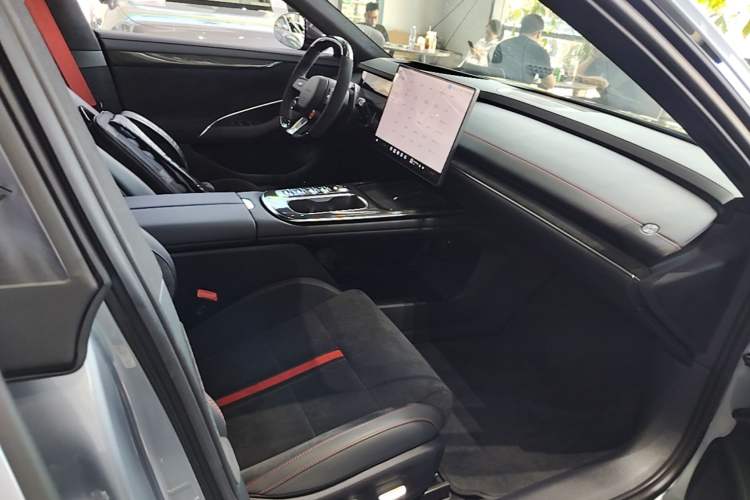 Used Xiaomi Auto SU7 Ultra 2025 Ultra Model Right Front Seat