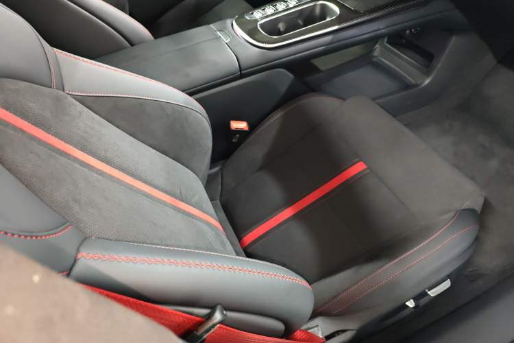 Used Xiaomi Auto SU7 Ultra 2025 Ultra Model Right Front Seat