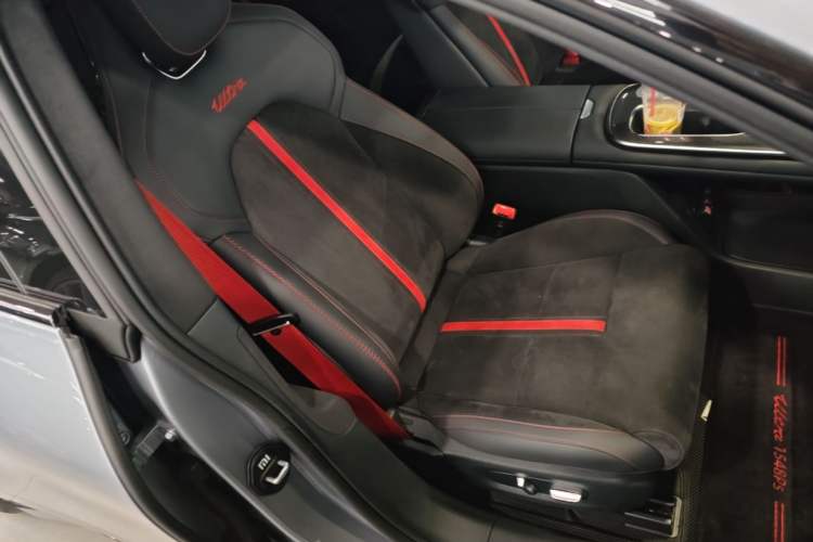 Used Xiaomi Auto SU7 Ultra 2025 Ultra Model Right Front Seat