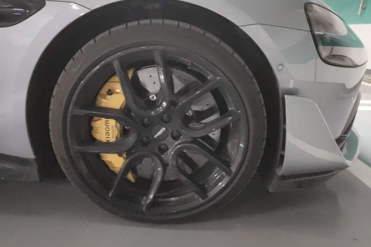 Used Xiaomi Auto SU7 Ultra 2025 Ultra Model Right Front Wheel Hub