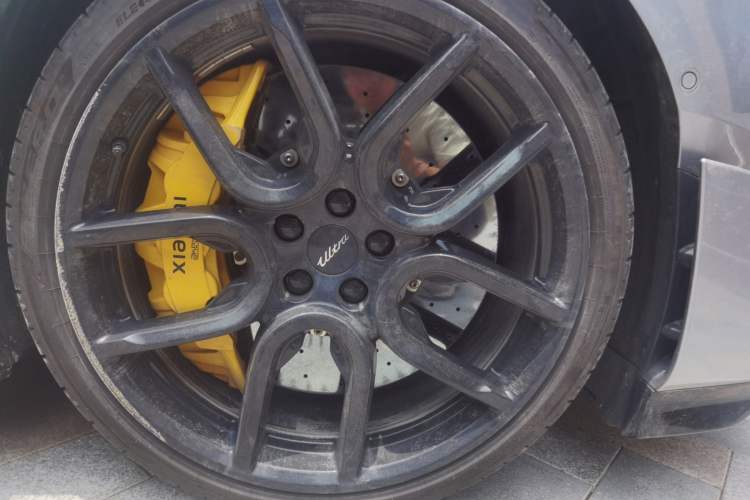 Used Xiaomi Auto SU7 Ultra 2025 Ultra Model Right Front Wheel Hub