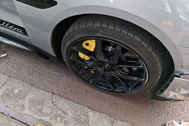 Used Xiaomi Auto SU7 Ultra 2025 Ultra Model Right Front Wheel Hub
