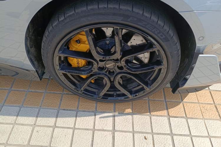 Used Xiaomi Auto SU7 Ultra 2025 Ultra Model Right Front Wheel Hub