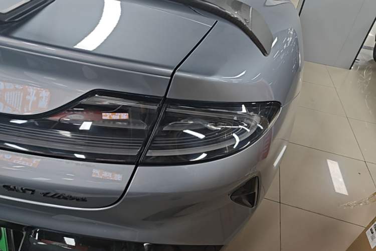 Used Xiaomi Auto SU7 Ultra 2025 Ultra Model Right Rear Taillight
