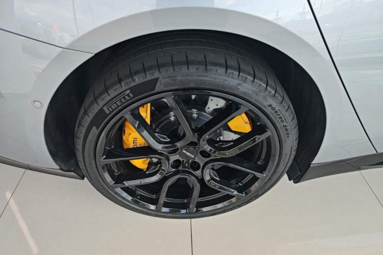 Used Xiaomi Auto SU7 Ultra 2025 Ultra Model Right Rear Wheel Hub