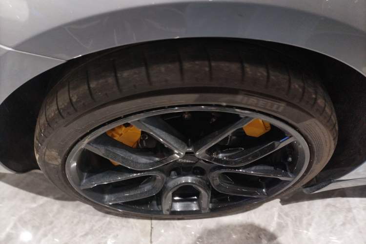 Used Xiaomi Auto SU7 Ultra 2025 Ultra Model Right Rear Wheel Hub