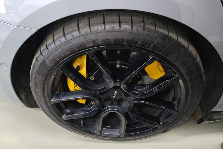 Used Xiaomi Auto SU7 Ultra 2025 Ultra Model Right Rear Wheel Hub