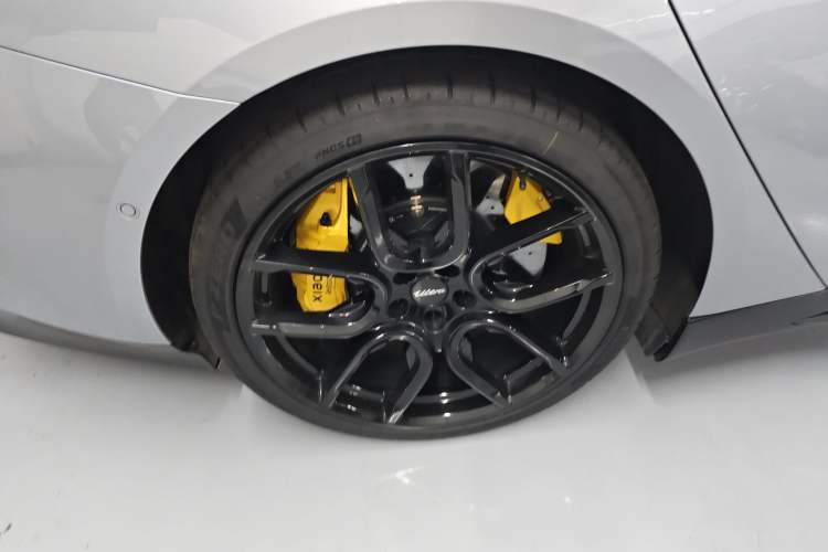 Used Xiaomi Auto SU7 Ultra 2025 Ultra Model Right Rear Wheel Hub