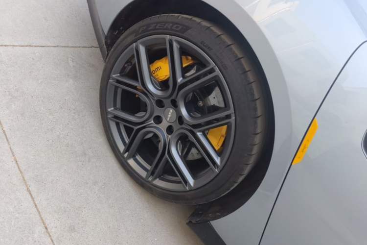 Used Xiaomi Auto SU7 Ultra 2025 Ultra Model Right Rear Wheel Hub