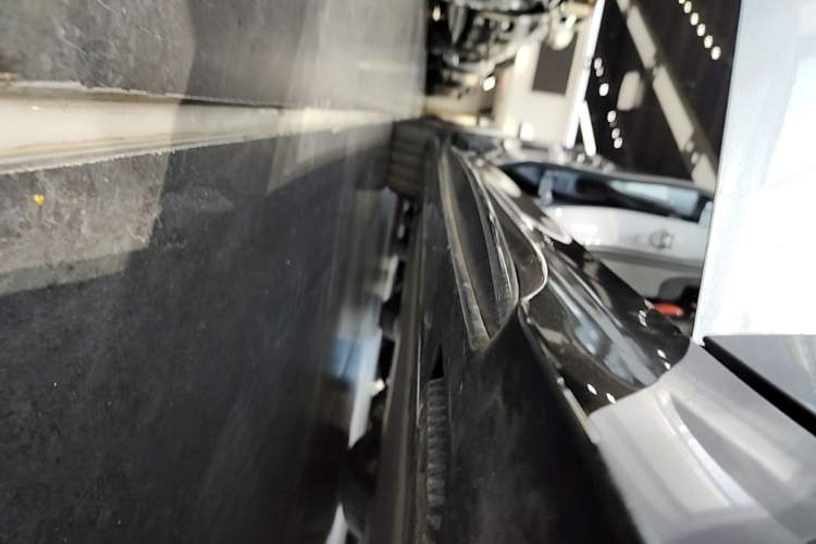 Used Xiaomi Auto SU7 Ultra 2025 Ultra Model Right Side Sill
