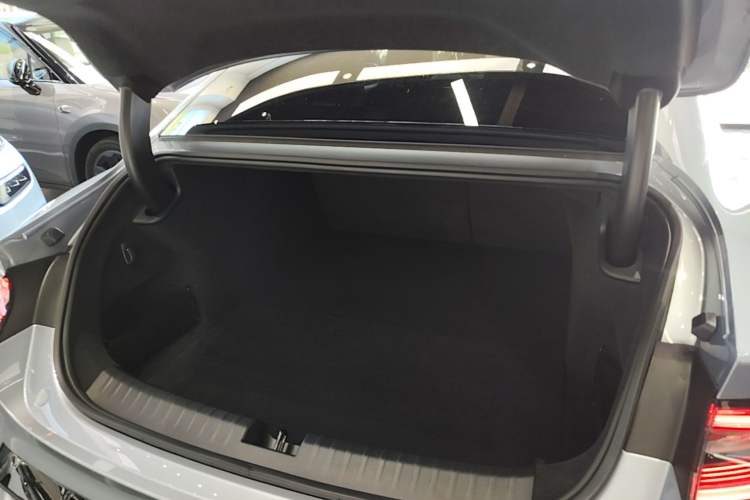 Used Xiaomi Auto SU7 Ultra 2025 Ultra Model Trunk