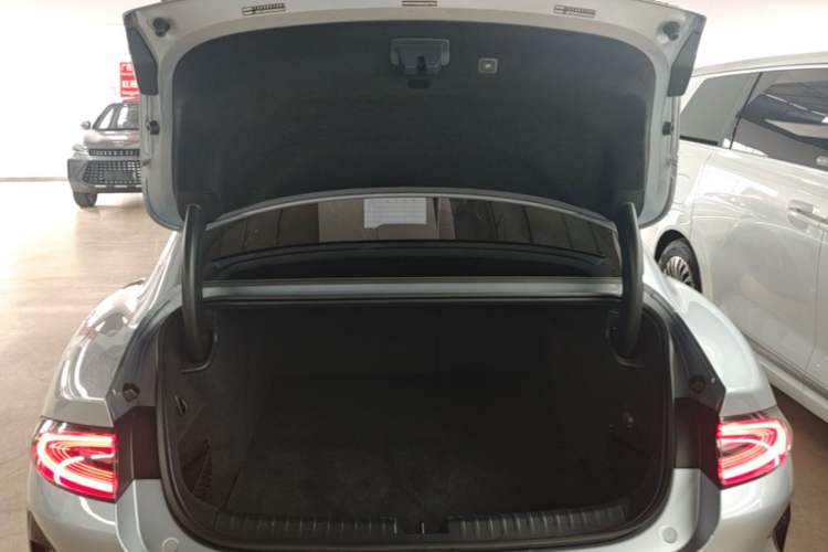Used Xiaomi Auto SU7 Ultra 2025 Ultra Model Trunk