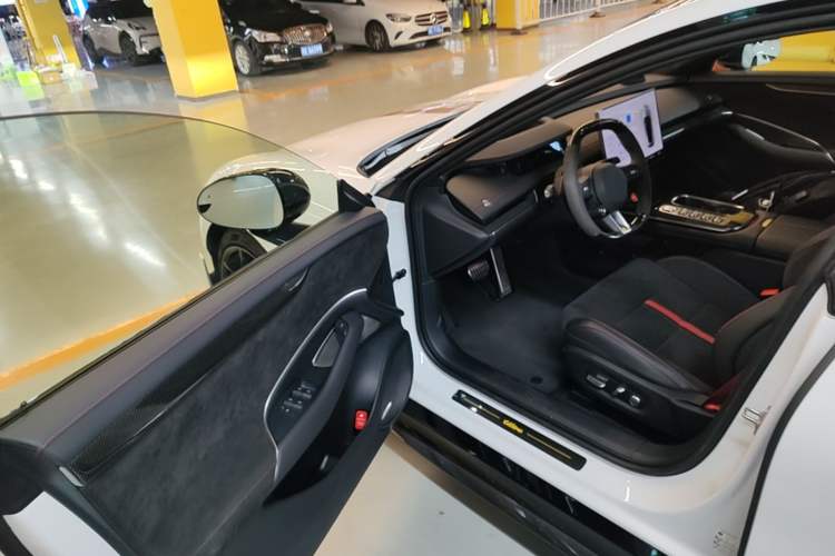 Used Xiaomi Auto SU7 Ultra 2025 Ultra Model Driver Seat
