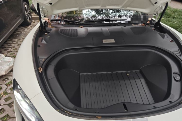 Used Xiaomi Auto SU7 Ultra 2025 Ultra Model Engine Bay Right