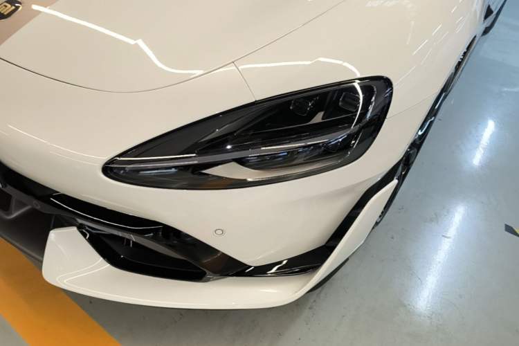 Used Xiaomi Auto SU7 Ultra 2025 Ultra Model Left Front Headlight