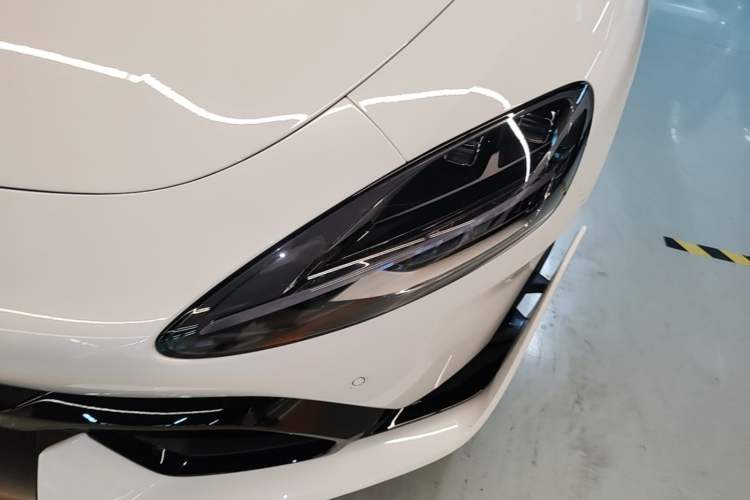 Used Xiaomi Auto SU7 Ultra 2025 Ultra Model Left Front Headlight