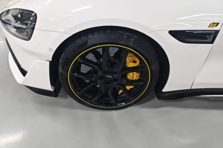 Used Xiaomi Auto SU7 Ultra 2025 Ultra Model Left Front Wheel Hub